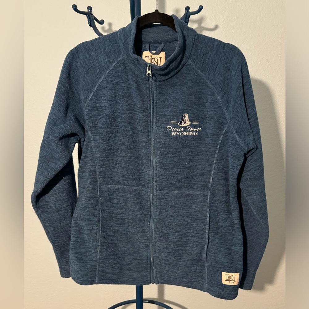 Devil’s Tower Wyoming Women’s Medium Fleece Sweatshirt WOMEN’S CLOSEOUT